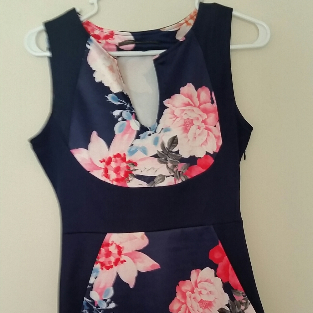 Beautiful sheath dress size S Fantaist